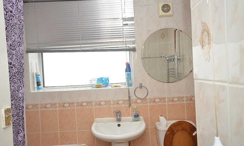 Double Room Availabl...