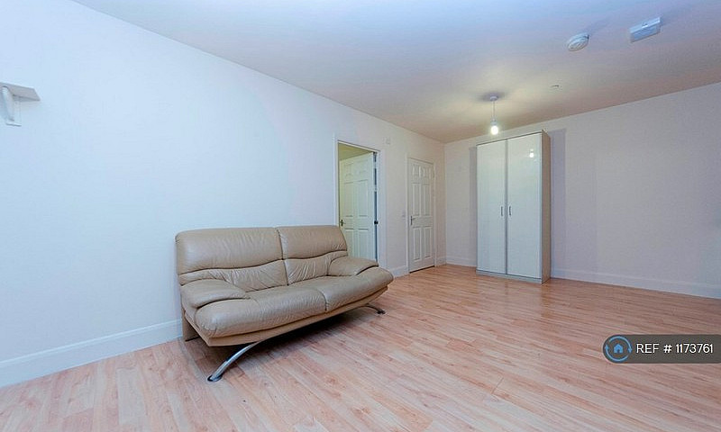 1 Bedroom Flat In Up...