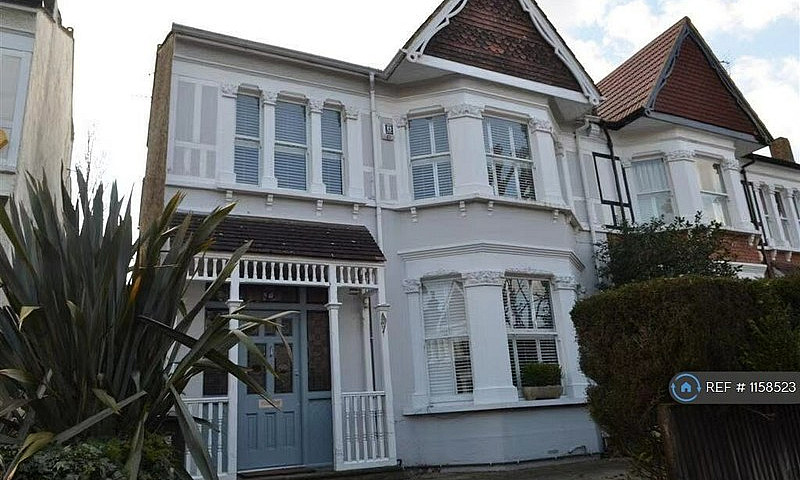 4 Bedroom House In V...