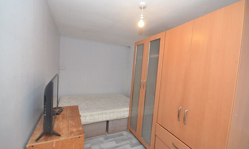 Double Room Availabl...