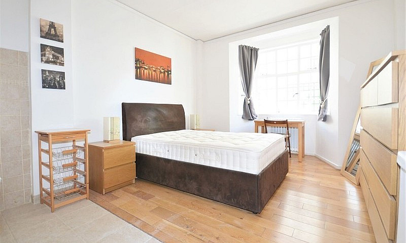 Wc1H: Large Studio A...