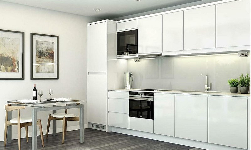 2 Bedroom Flat In Re...