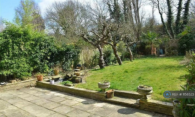 4 Bedroom House In V...