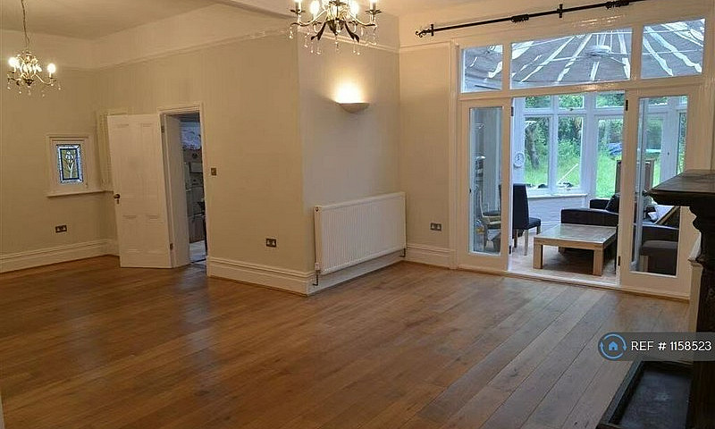 4 Bedroom House In V...