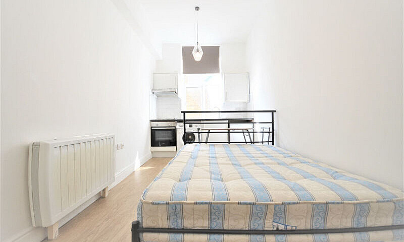 W3: Bright Studio Fl...
