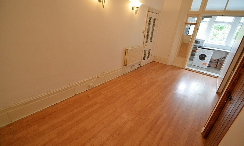 1 Bedroom Flat Clapt...