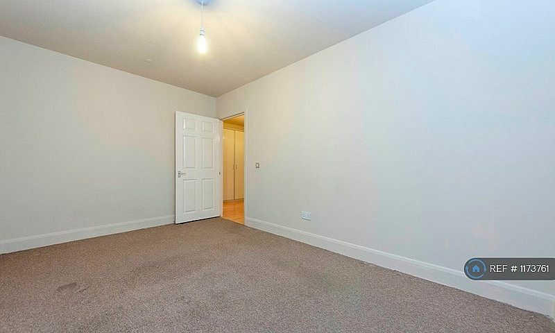 1 Bedroom Flat In Up...