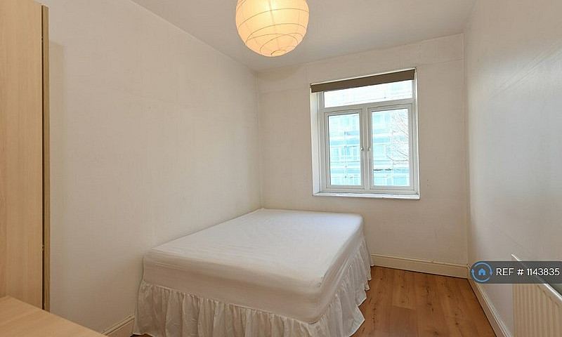 2 Bedroom Flat In Ke...