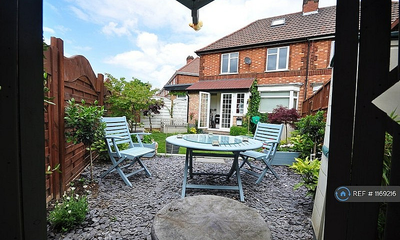 1 Bedroom In Bamford...