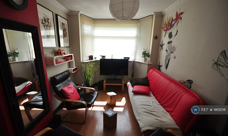1 Bedroom In Bamford...