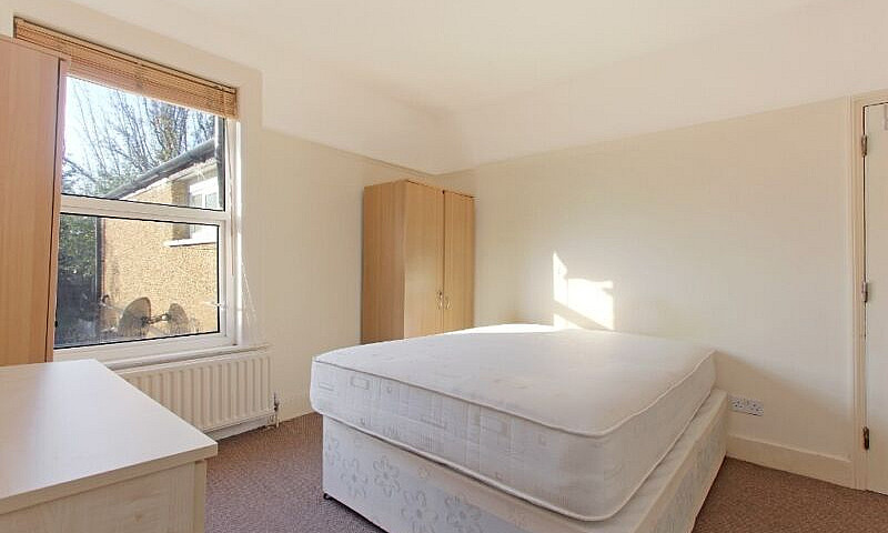 Lovely 1 Bed Flat In...