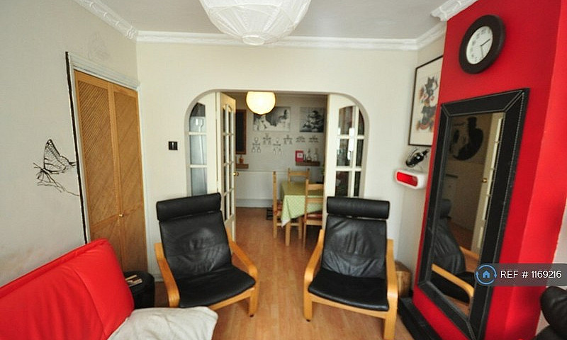 1 Bedroom In Bamford...