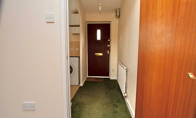 2 Bedroom House In P...