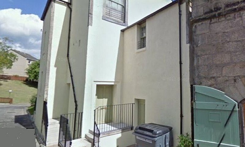 Unique 1 Bedroom Fla...