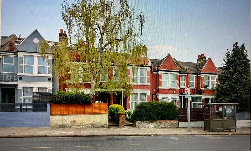 2 Bed Flat Furzedown...