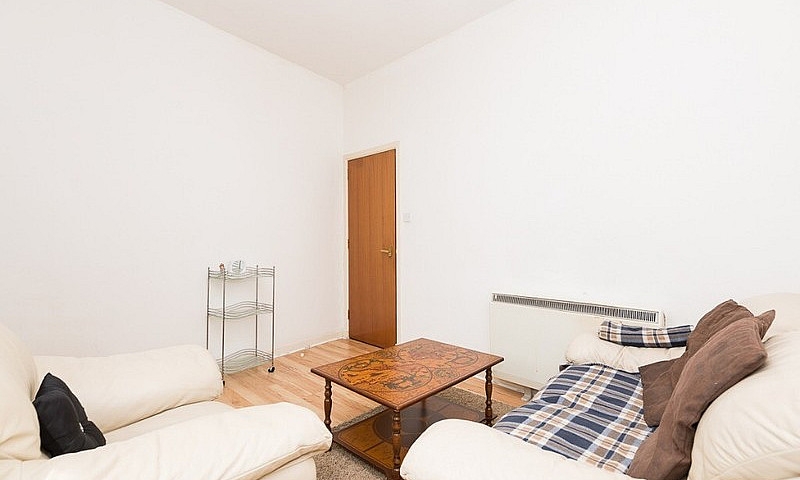 1 Bedroom Flat In Cr...