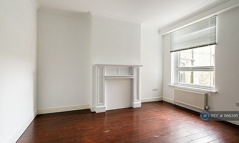 2 Bedroom Flat In Su...