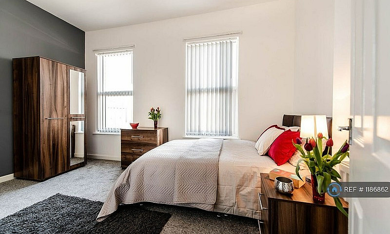 1 Bedroom In Hyde Ro...