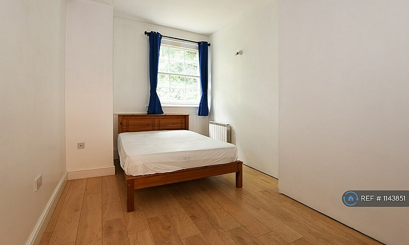 2 Bedroom Flat In G/...