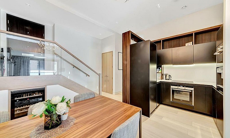 2 Bedroom Flat In Ro...