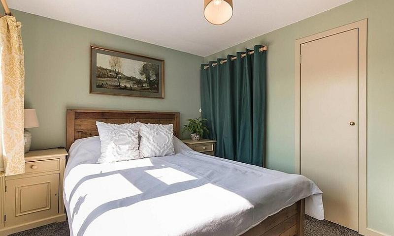 Stunning 2 Bed Famil...