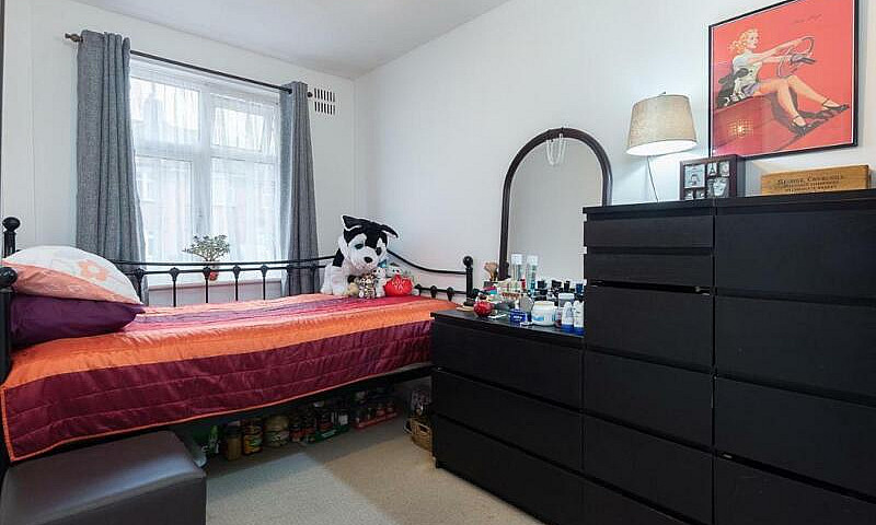 2 Bedroom Flat In Er...