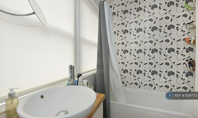 1 Bedroom Flat In Ar...