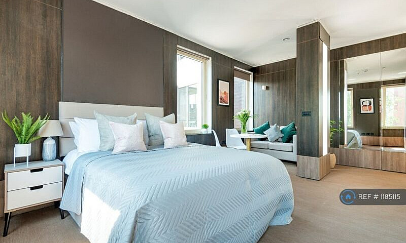 Studio Flat In Houns...