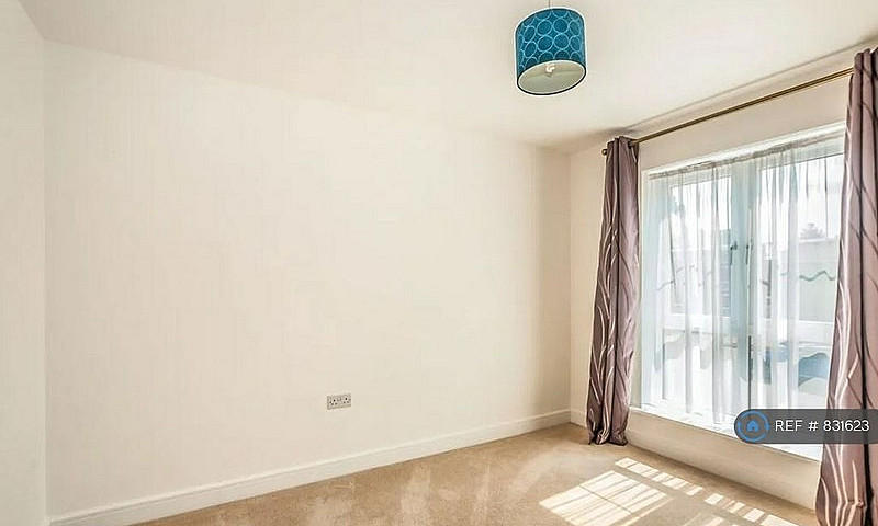 4 Bedroom House In W...