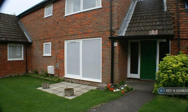 2 Bedroom Flat In As...