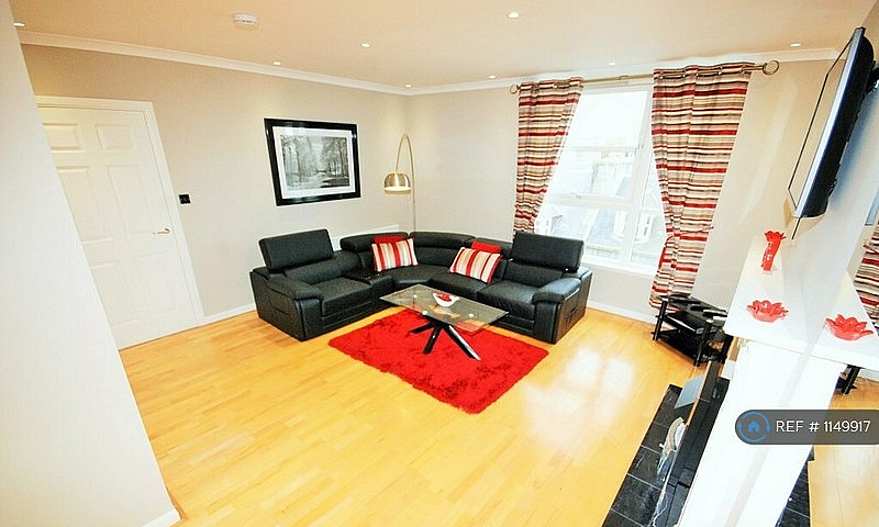 3 Bedroom Flat In Ne...
