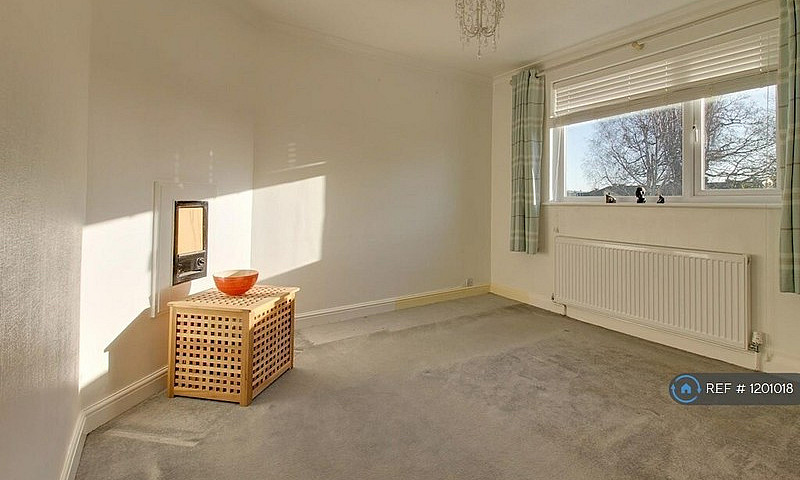 3 Bedroom House In S...