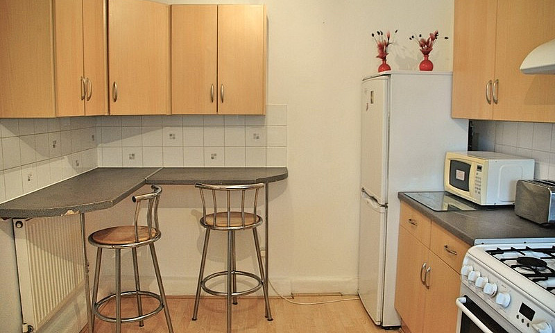 3 Bedroom Flat Near ...