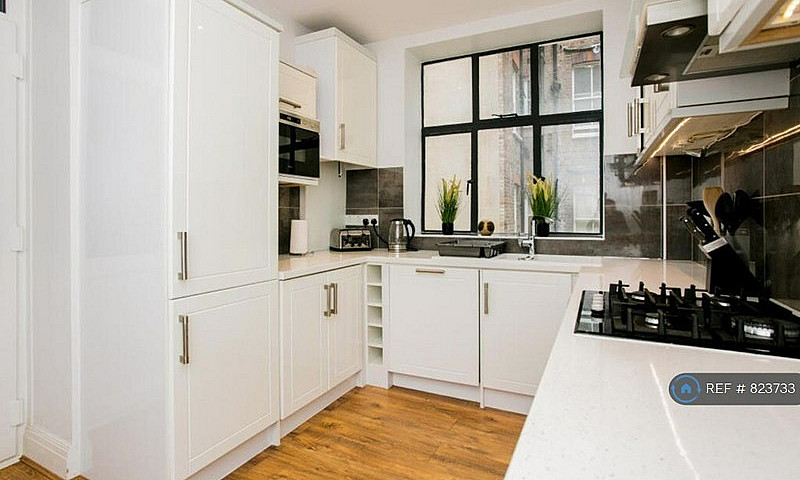 2 Bedroom Flat In Pr...