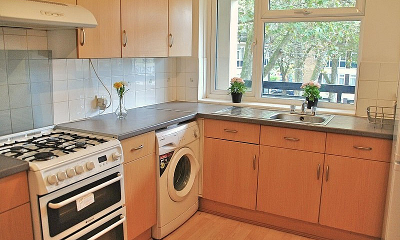 3 Bedroom Flat Near ...