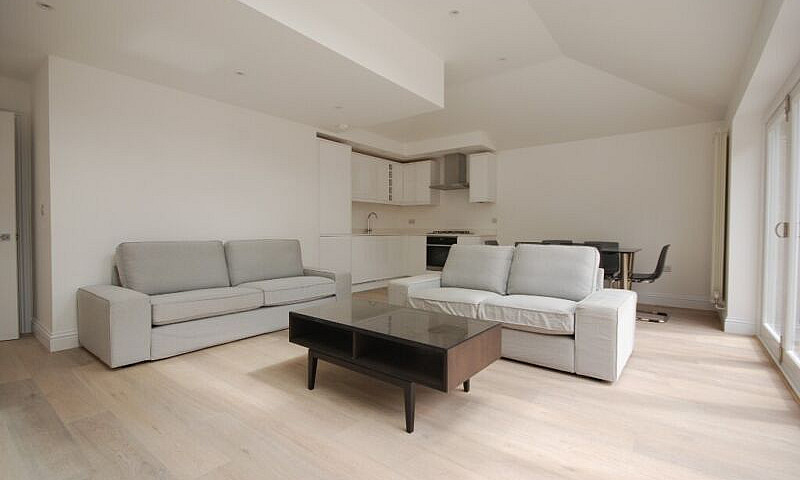 Stunning Studio Flat...