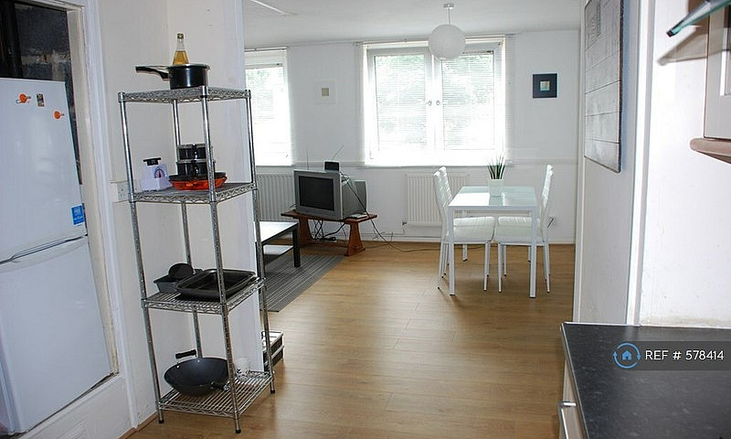 3 Bedroom Flat In Se...