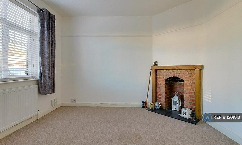 3 Bedroom House In S...