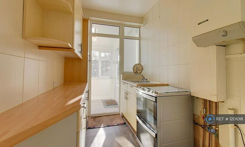 3 Bedroom House In S...
