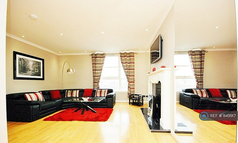 3 Bedroom Flat In Ne...