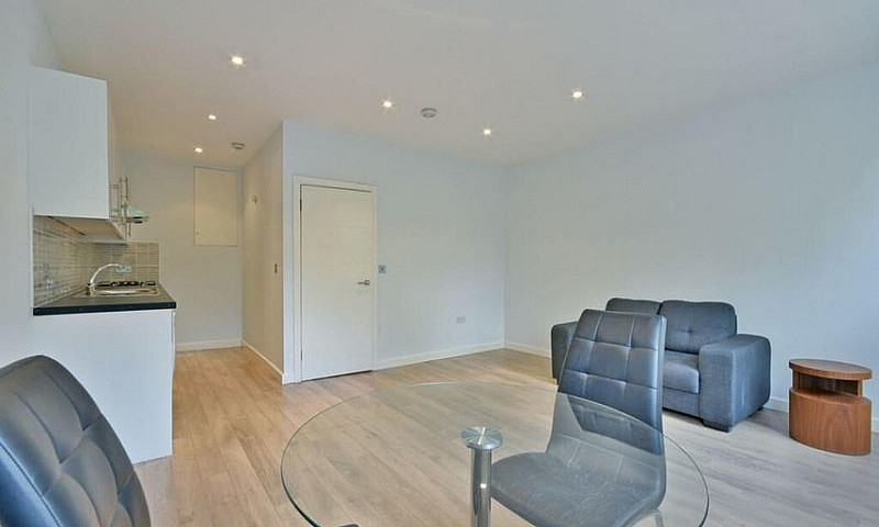 Lovely 1 Bed Flat Mi...