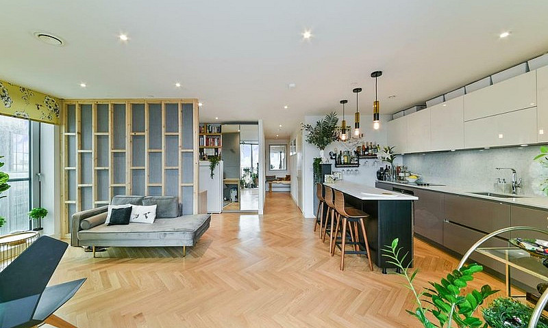 1 Bedroom Flat In Tw...