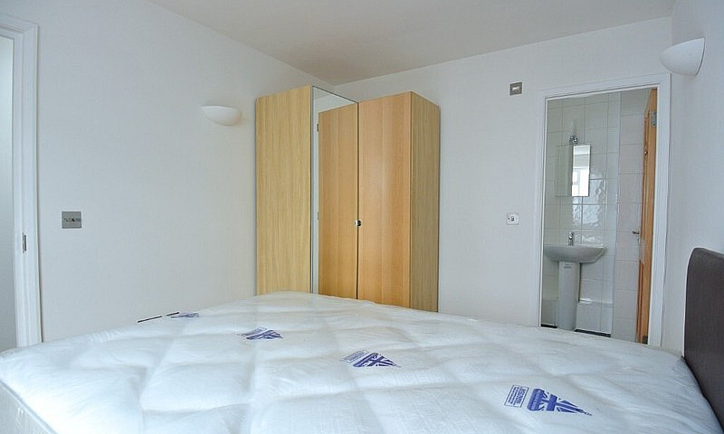 Unique 2 Bedroom 2 B...
