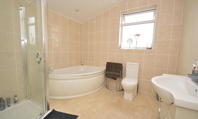 Spacious Master Room...