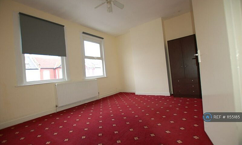 1 Bedroom In Fernlea...