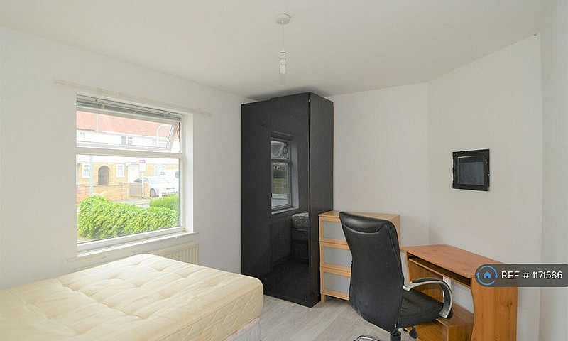 1 Bedroom In Orchard...