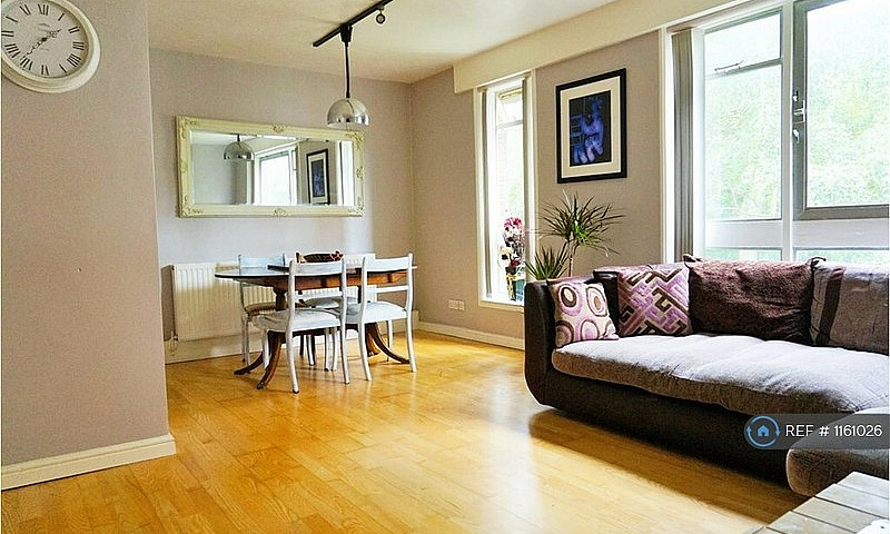2 Bedroom Flat In Bo...