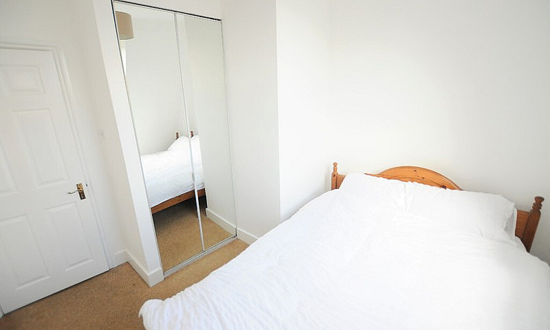 A Top Floor Apartmen...