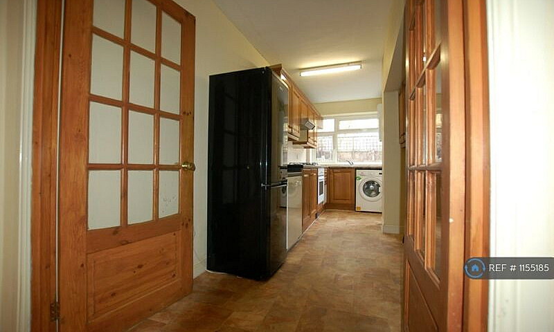 1 Bedroom In Fernlea...