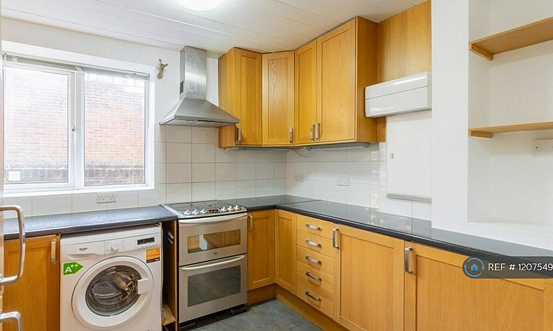 3 Bedroom Flat In La...